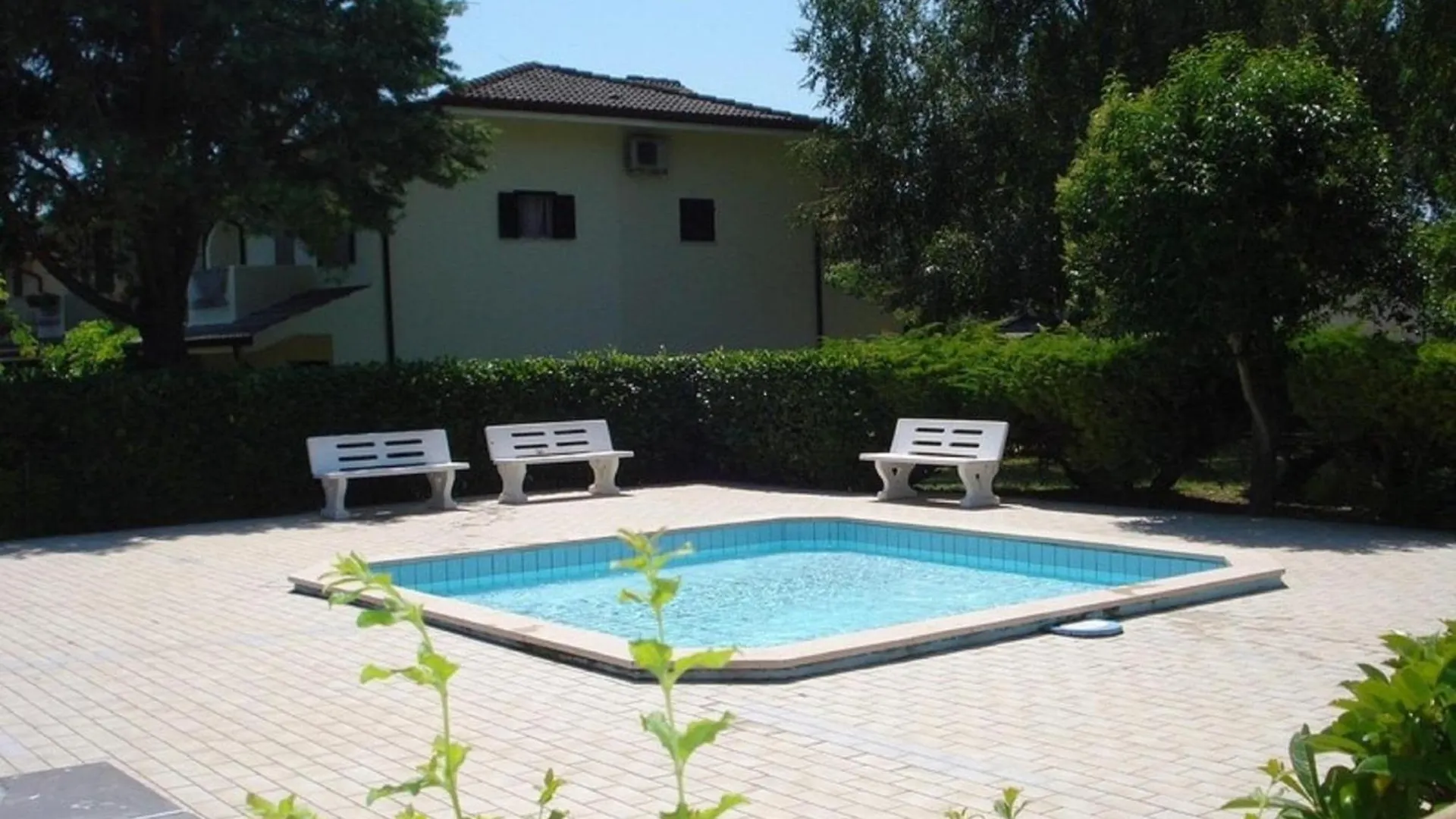Charming Villa In Porto Santa Margherita With Private Garden Italië